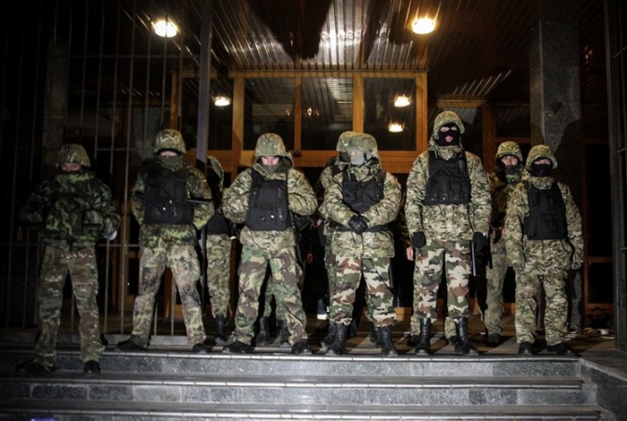 2015 году помещение «Укрнафты» удерживали неизвестные в военной форме   Частные армии украинских олигархов существуют до сих пор